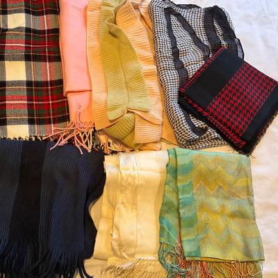 M852 Ladies Wool Blend Scarves