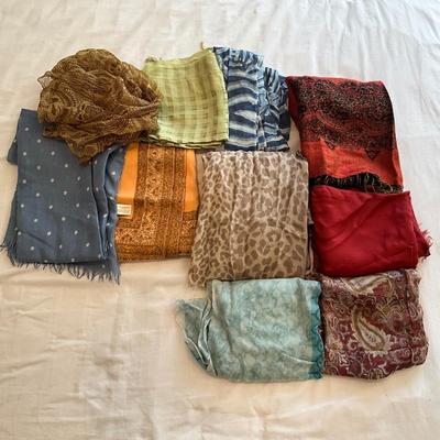 M855 Lot of Mixed Blend Women's Scarves