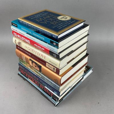 M922 Autograpged Hardcover Book Lot