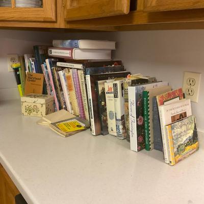 K926 Large Assortment Of Kitchen Cooking Books