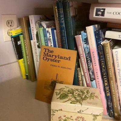 K926 Large Assortment Of Kitchen Cooking Books