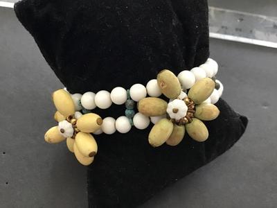 Milk Glass Bead Bracelet Vintage