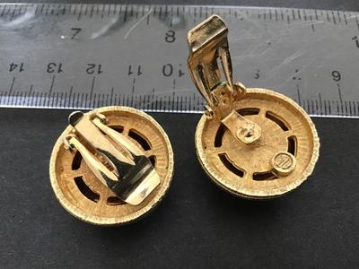Gold Tone Vintage clip on Earrings