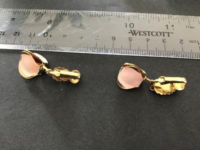 Vintage Enamel Flower Clip on Earrings