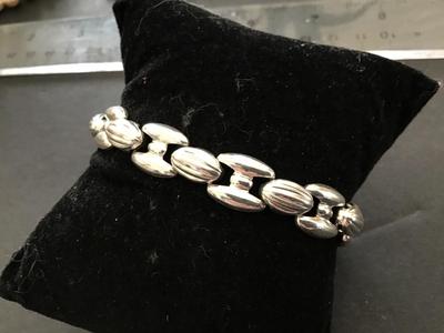 Silver Tone. Link Fashion Bracelet