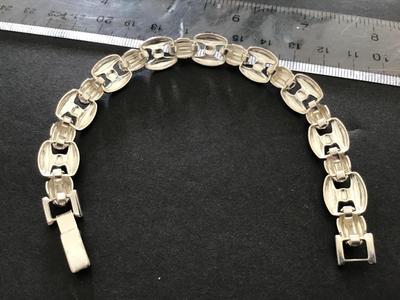 Silver Tone. Link Fashion Bracelet