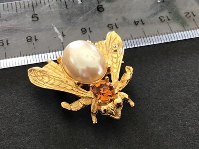 Chunky Bee Brooch pin