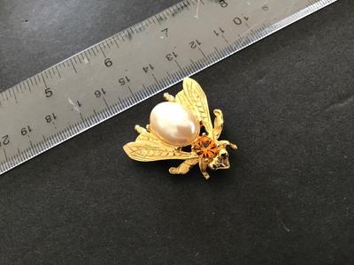 Chunky Bee Brooch pin