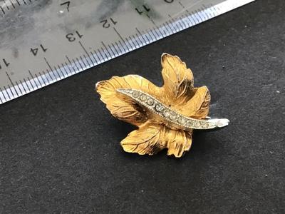 Rhinestone leaf pin