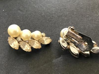 Eisenberg Ice Vintage Clip on Earrings