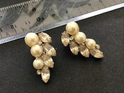 Eisenberg Ice Vintage Clip on Earrings