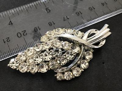 Beautiful Vintage Rhinestone Brooch