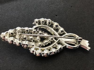 Beautiful Vintage Rhinestone Brooch