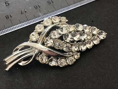 Beautiful Vintage Rhinestone Brooch