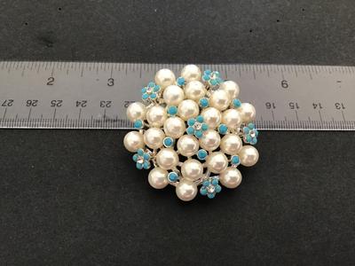 Super cute Turquoise Faux Pearl Brooch