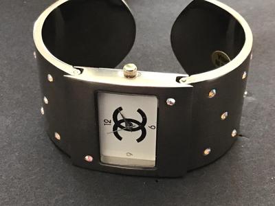 Working Gem Stone Cuff Fashion Watch