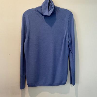 M872 Lot of Ladies Knitted Cashmere Turtlenecks