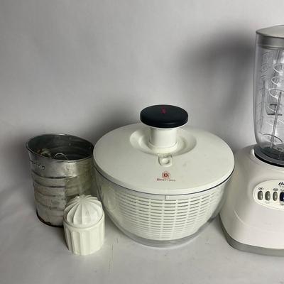 G940 Osterizer 10 Speed Blender, Salad Spinner, Lorena Bella Cooker, Graters, Power Sifter