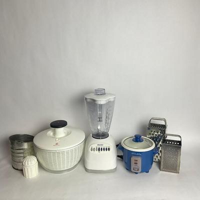 G940 Osterizer 10 Speed Blender, Salad Spinner, Lorena Bella Cooker, Graters, Power Sifter
