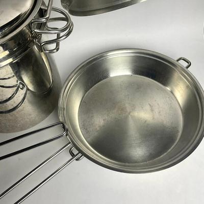 G941 Karen Di Zani Set Of Stainless Steel Pots & Pans