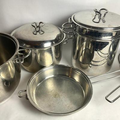 G941 Karen Di Zani Set Of Stainless Steel Pots & Pans