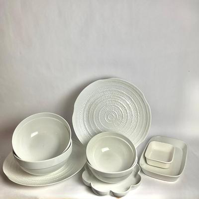 G945 Lot Of Stoneware And Large Plastic Chargers