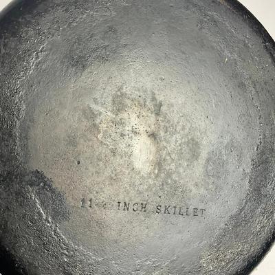 G948 Set Of Three Cast Iron Skillets