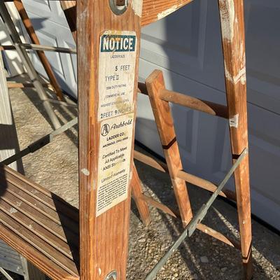G965 Two Wooden Ladders With Aluminum Ladder