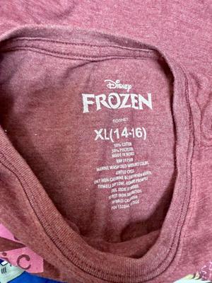 Sale Photo Thumbnail #385: Short-sleeve t-shirt, good condition.