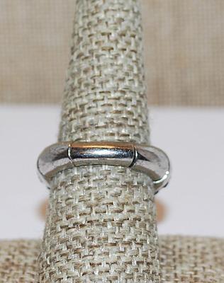 Size 8 Rows of Deep Blue Stones PARTY RING with a Silver Tone SEGMENTED Band (11.5g)