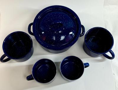 Sale Photo Thumbnail #191: Covered Pot with 4 big cups