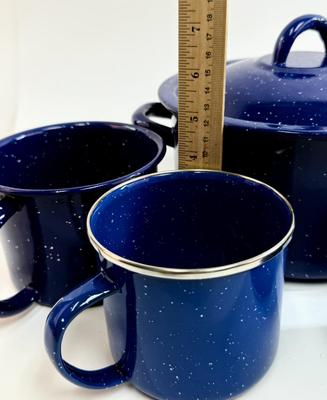 Sale Photo Thumbnail #194: Covered Pot with 4 big cups