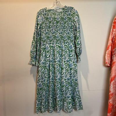 M886 Large Lot of Ladies Dresses