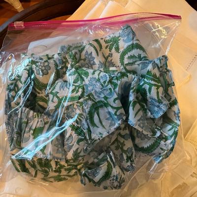 M886 Large Lot of Ladies Dresses