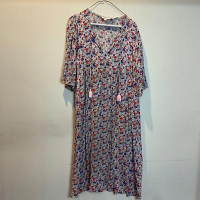 M886 Large Lot of Ladies Dresses