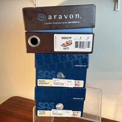 M889 Four Pairs of Ladies Shoes SAS, ARAVON, MEPHISTO