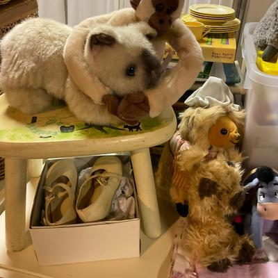 Z993 Large Children Toys/Books Lot