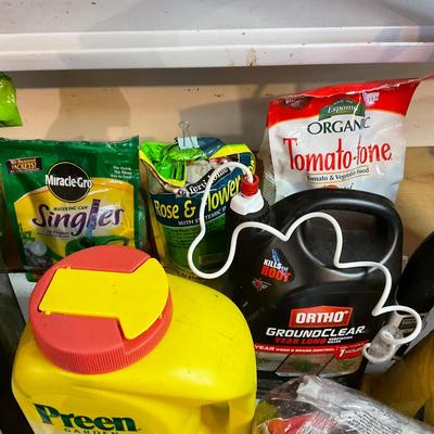 G997 Huge Lot Of Garden & Gardening Accessories