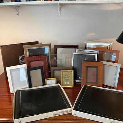 G1046 Lot of Various Size Albums with Leather Photo Albums