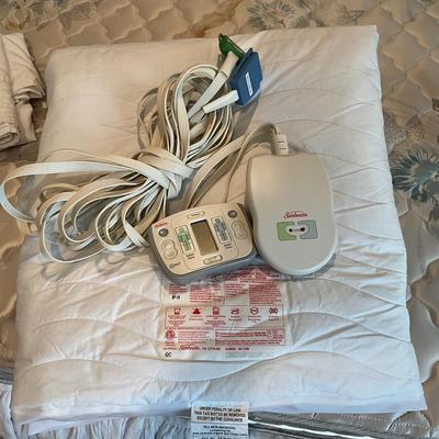 M1052 Sunbeam Twin Control Heated Mattress Pad Cover
