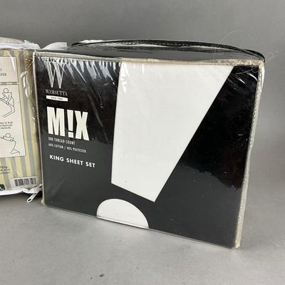 M1053 New Wamsutta King White Sheet Set & Coldwater Creek King Duvet Set