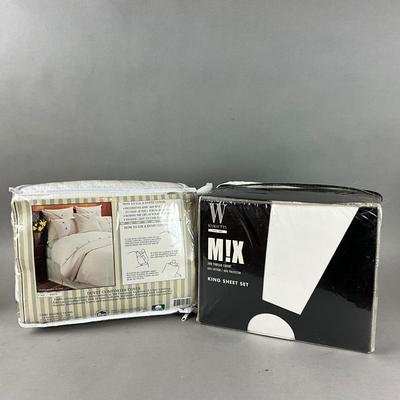 M1053 New Wamsutta King White Sheet Set & Coldwater Creek King Duvet Set