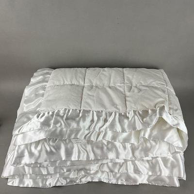 A1055 Schweitzer White Goose Down Twin Comforter