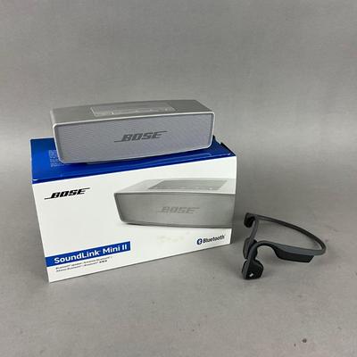 A1058 BOSE Soundlink Mini II Speaker with Aftershockz Headphones