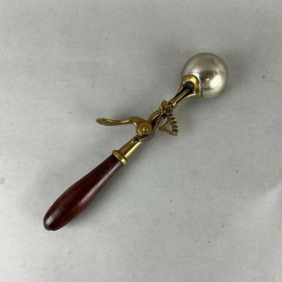 K1066 Antique 1930s Brass Ice Cream Scoop With Wooden Handle