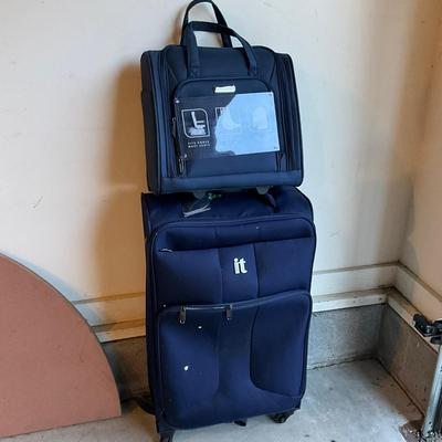 B1075 IT Navy Blue Rolling Luggage With Latitude 40