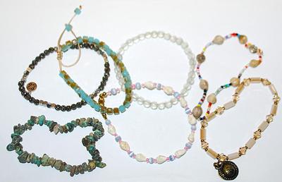 Collection of 7 Elastic Multi-Color BRACELETS (2¼" -2¾" Opening) & Assorted Clasps