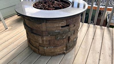 FIRE PIT W/PROPANE TANK AND ACCESSORIES
