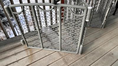 EVENFLO BABY OR PET ENCLOSURE