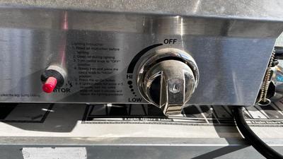 SPORTSMAN SERIES TAILGATE BBQ GRILL WITH NEW UTENSILS